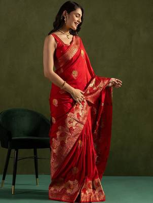Red woven design zari saree 5