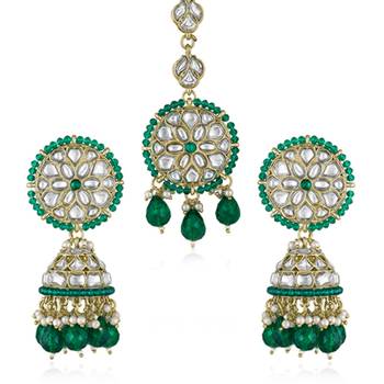 Women's kundan & beads studded green jhumki earrings with maangtikka set 2