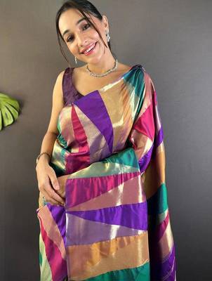 Navy blue woven design handloom kanjeevaram saree 3