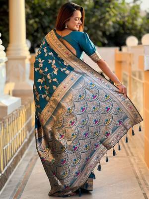 Blue woven design zari kanjeevaram saree 2