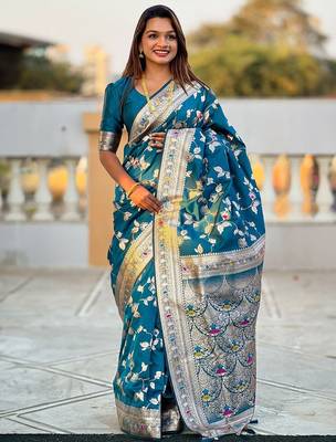 Blue woven design zari kanjeevaram saree 3