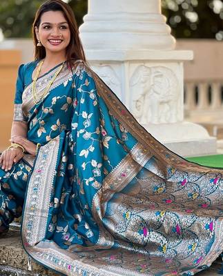 Blue woven design zari kanjeevaram saree 4