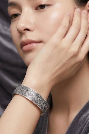 Fancy cuff bracelet for women