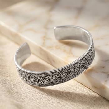 Fancy cuff bracelet for women 3