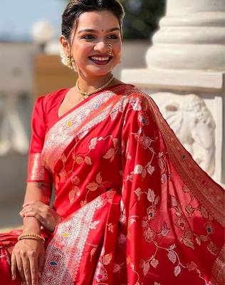 Red woven design zari kanjeevaram saree 4