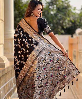Black woven design zari kanjeevaram saree 2
