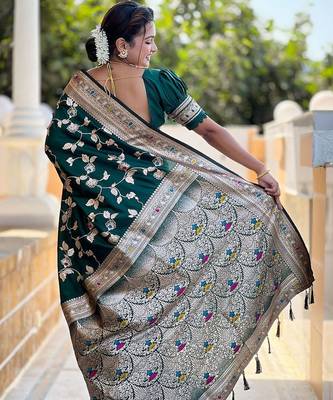 Green woven design zari kanjeevaram saree 3