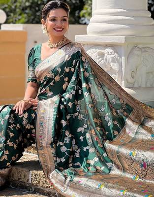 Green woven design zari kanjeevaram saree 4