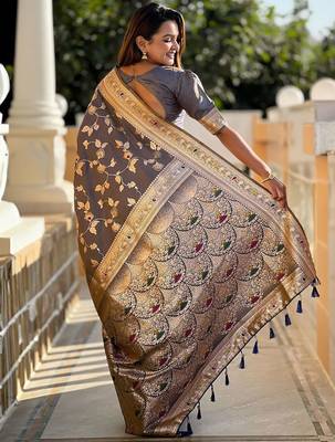 Grey woven design zari kanjeevaram saree 2