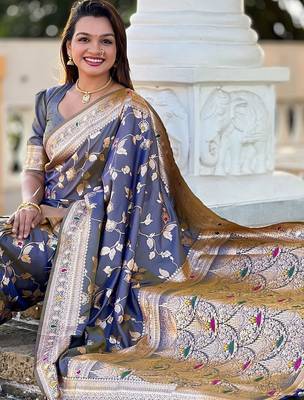 Grey woven design zari kanjeevaram saree 3