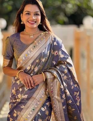 Grey woven design zari kanjeevaram saree 5