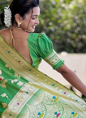Green woven design zari kanjeevaram saree 3
