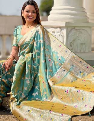 Blue floral woven design zari kanjeevaram saree 4