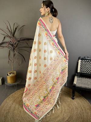 Off white floral zari silk blend jamdani saree 5