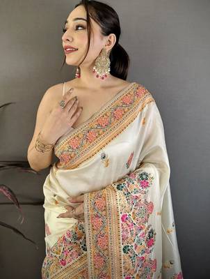 Off white floral embroidered silk blend jamdani saree 2