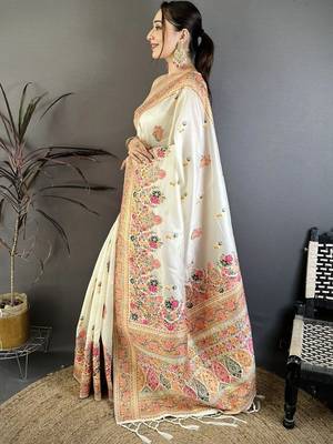 Off white floral embroidered silk blend jamdani saree 3