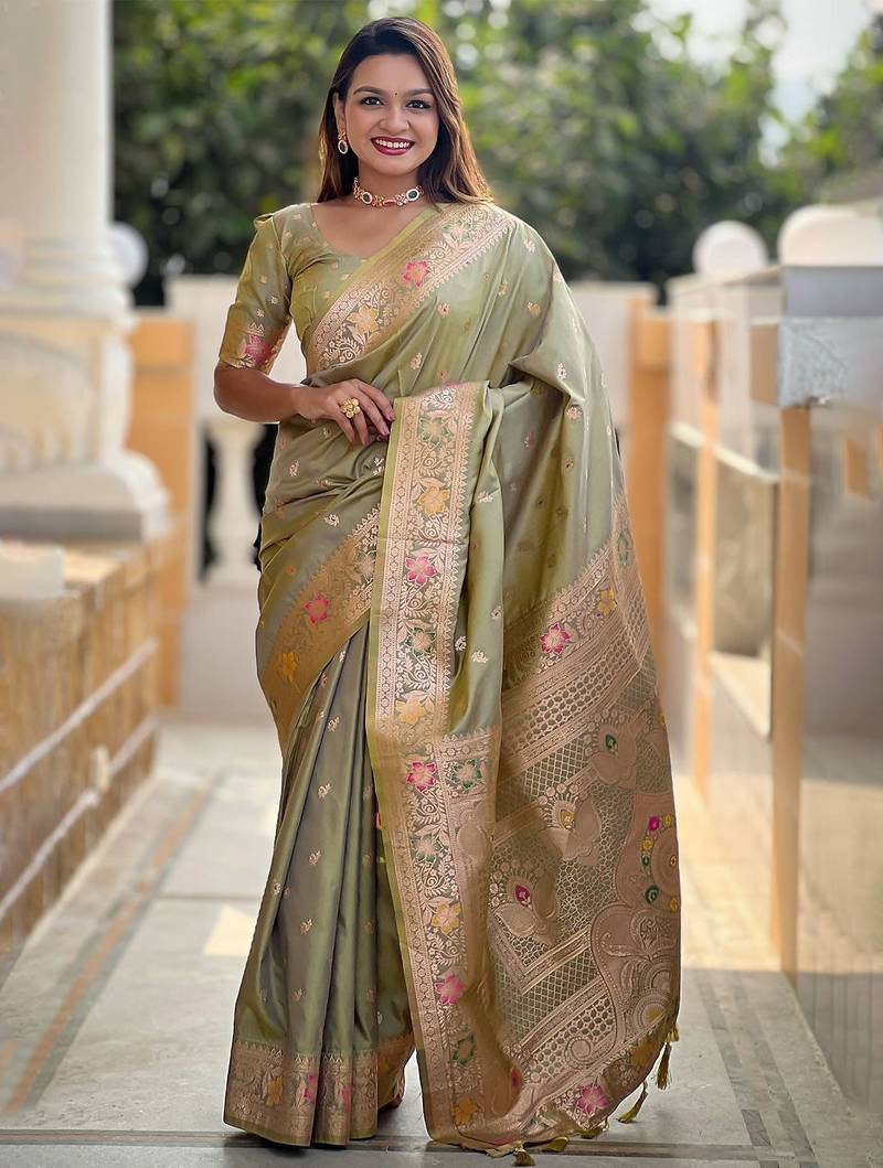 Green woven design zari kanjeevaram saree