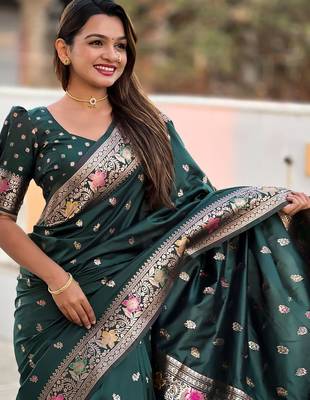 Green ethnic motifs woven design kanjeevaram saree 4