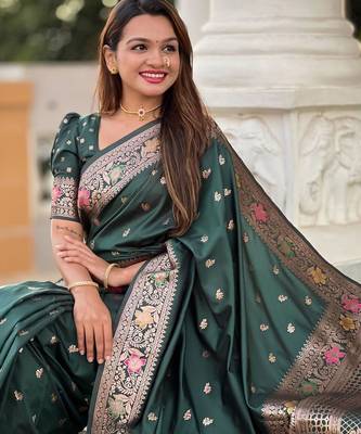 Green ethnic motifs woven design kanjeevaram saree 5