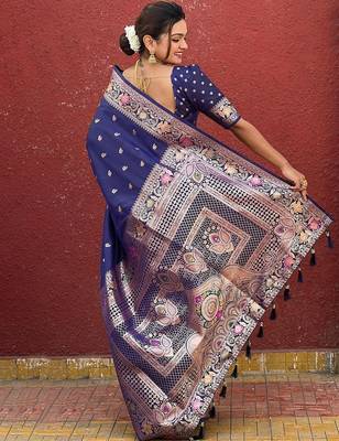 Blue woven design zari kanjeevaram saree 3