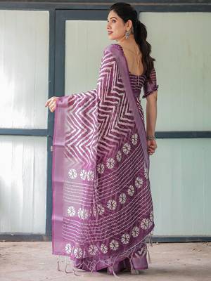 Purple women geometric printed zari  linen saree 3