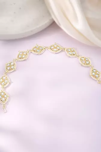 Kundan & beads studded white sheeshpatti mathapatti ethnic fashion hair jewellery for women design 1