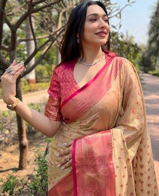 Cream woven design zari kanjeevaram saree 3