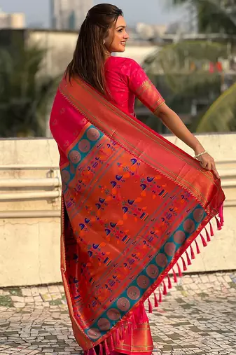 Pink woven design zari silk blend paithani saree