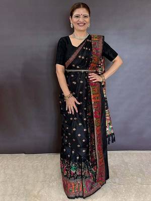Black floral zari silk blend saree 3