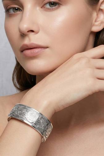 Fancy cuff bracelet for women