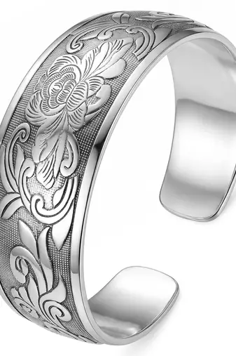 Fancy cuff bracelet for women