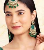 Women's kundan & beads studded green chandbali earrings with maangtikka set