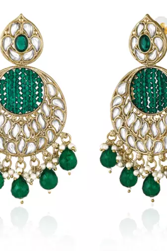 Women's kundan & beads studded green chandbali earrings with maangtikka set
