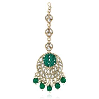 Women's kundan & beads studded green chandbali earrings with maangtikka set 5