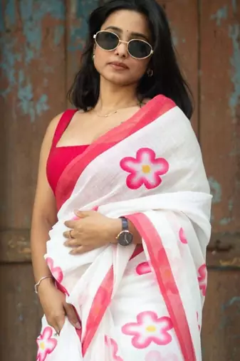 White floral printed saree