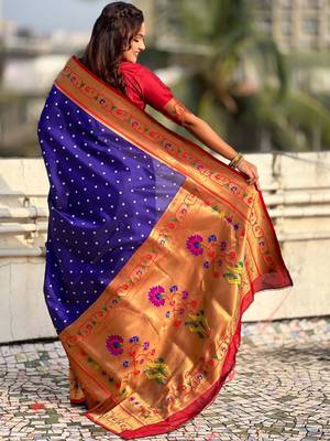 Navy blue ethnic motifs zari silk blend handloom paithani saree 4