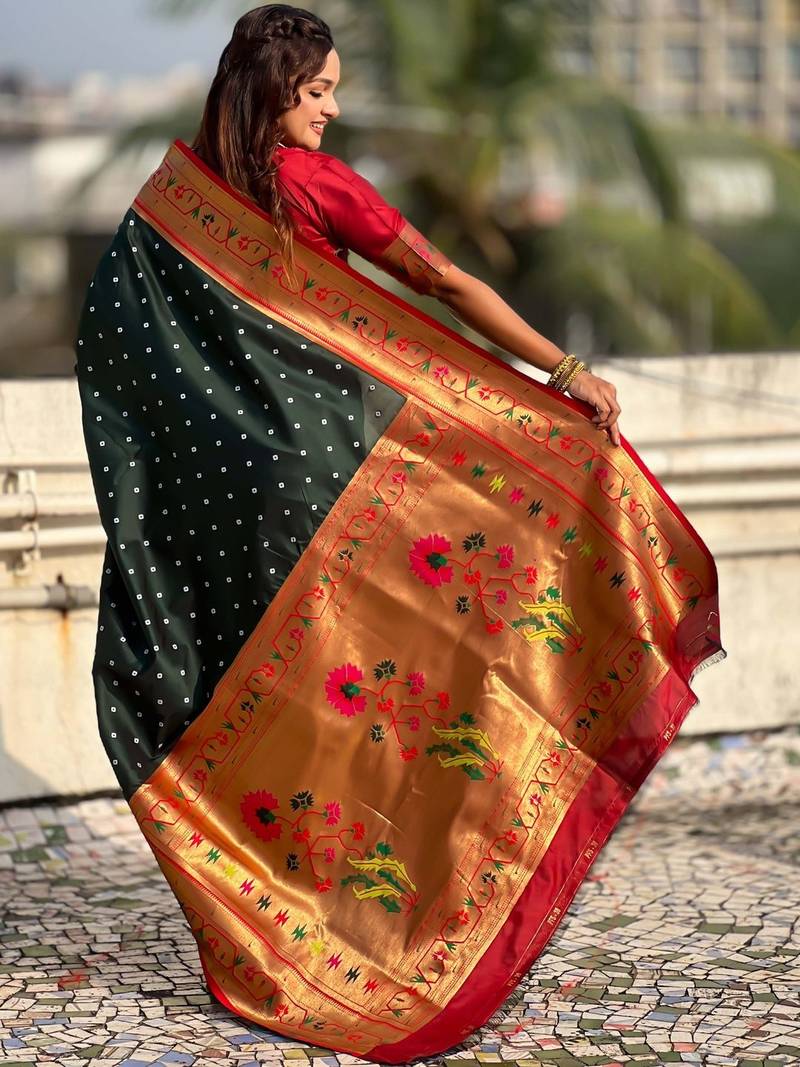 Green woven design zari silk blend handloom paithani saree