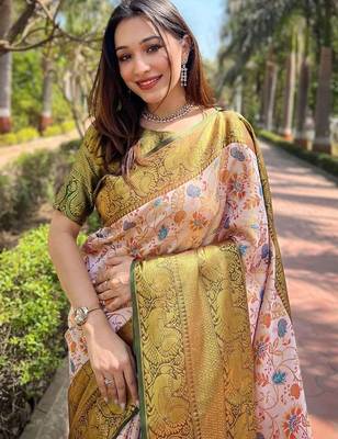 White woven design handloom kanjeevaram saree 4