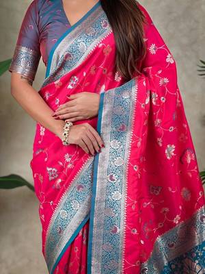 Pink woven design zari silk blend handloom kanjeevaram saree 4