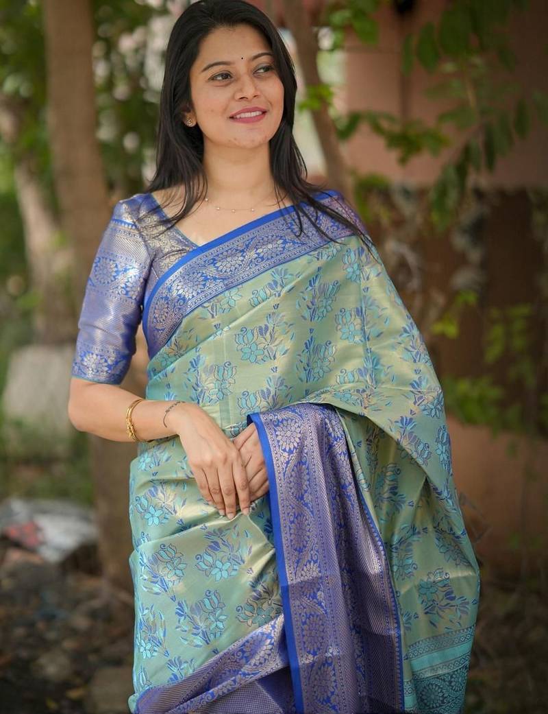 Green floral zari kanjeevaram saree