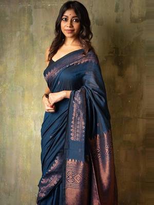Navy blue silk blend banarasi saree 3