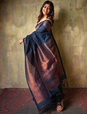 Navy blue silk blend banarasi saree 4