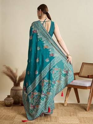 Green woven design zari banarasi saree 3