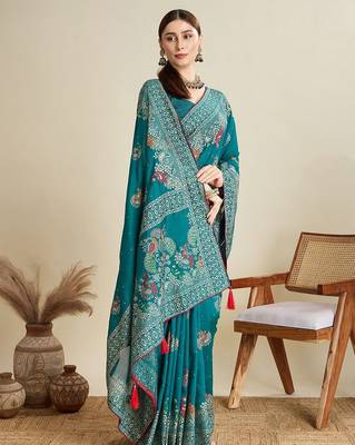 Green woven design zari banarasi saree 4