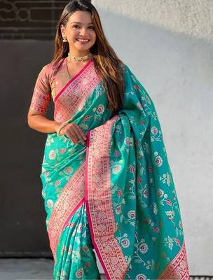 Green woven design zari kanjeevaram saree 4