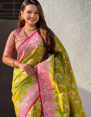Green woven design zari kanjeevaram saree 4