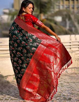 Green woven design zari kanjeevaram saree 2