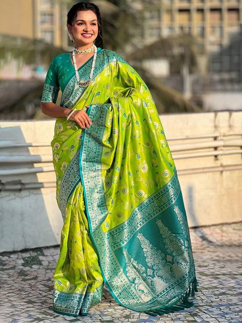 Green woven design zari kanjeevaram saree