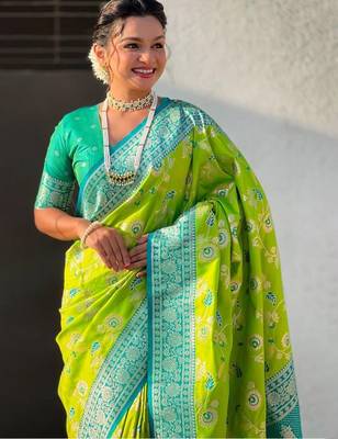Green woven design zari kanjeevaram saree 4