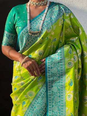 Green woven design zari kanjeevaram saree 5